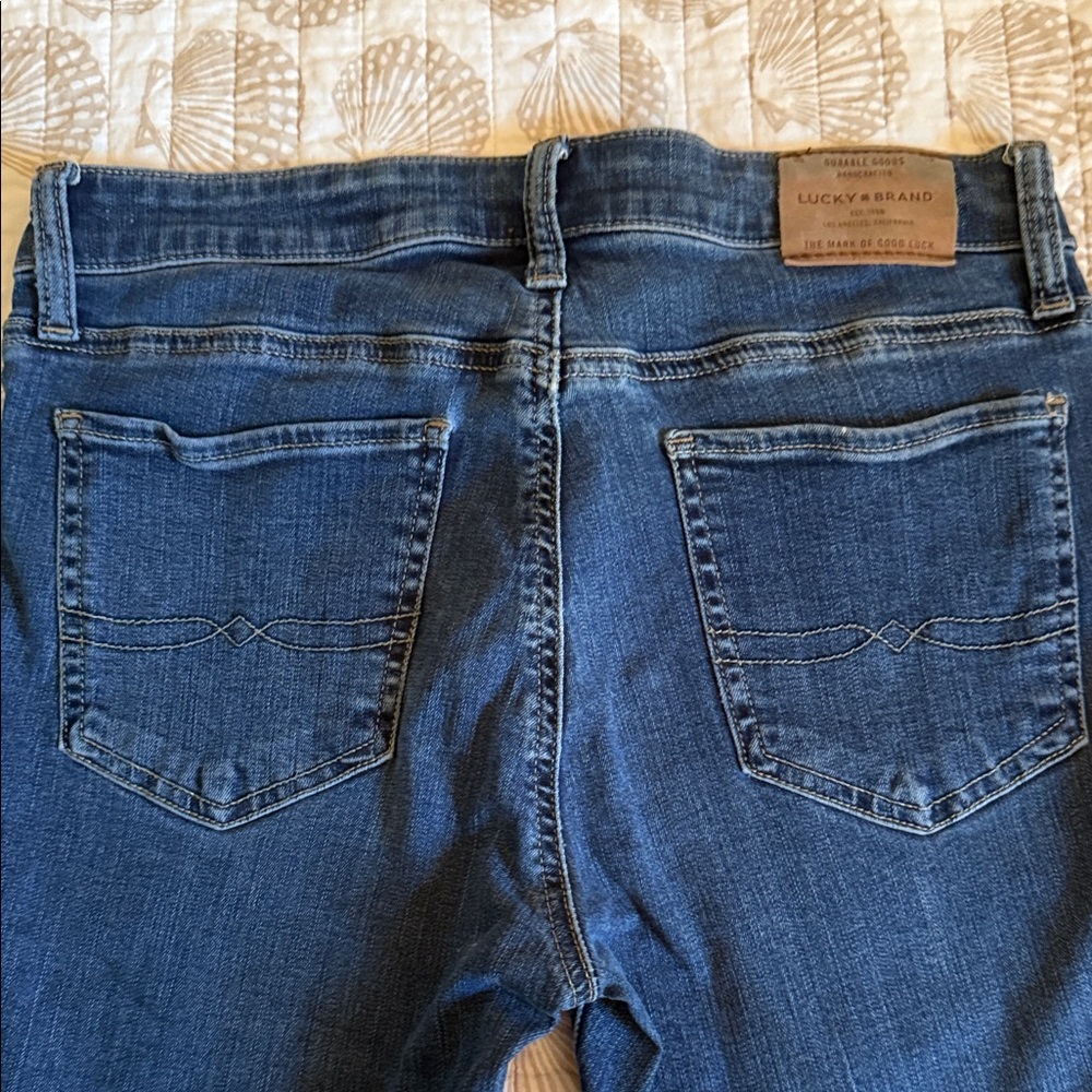 Lucky Brand Women's Straight Leg Jeans in Dark Blue Denim - Picture 2 of 5